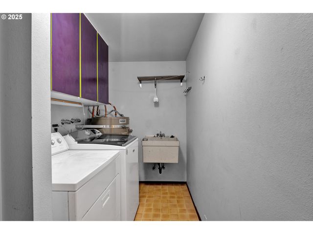 5080 SARATOGA St, Eugene, OR 97405