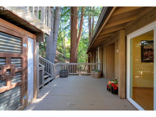 5080 SARATOGA St, Eugene, OR 97405