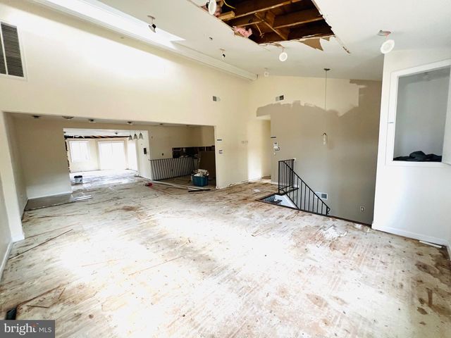 304 W COLLINGS DRIVE, Williamstown, NJ 08094