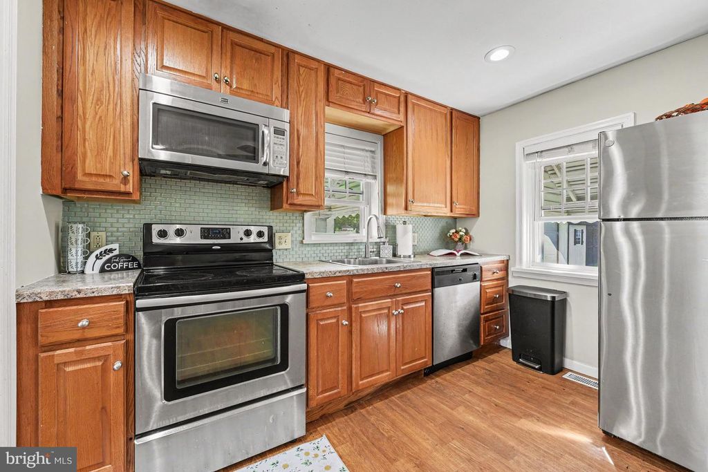 26 S BARRY AVE, NORRISTOWN, PA 19403 — photo 5