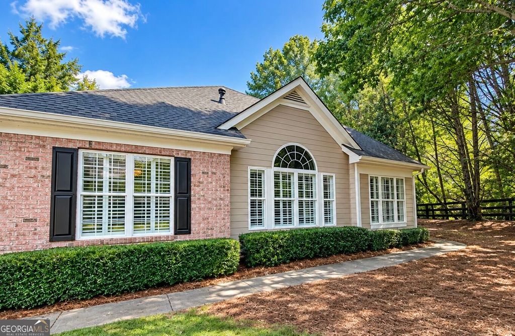 2100 Village Lane, Roswell, GA 30075