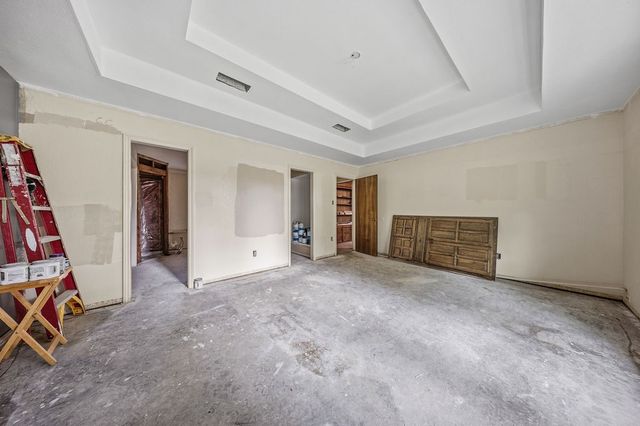 8724 Racquet Club Drive, Fort Worth, TX 76120