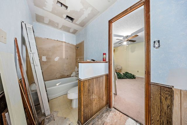 8724 Racquet Club Drive, Fort Worth, TX 76120