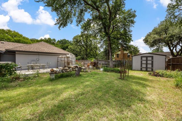 8724 Racquet Club Drive, Fort Worth, TX 76120