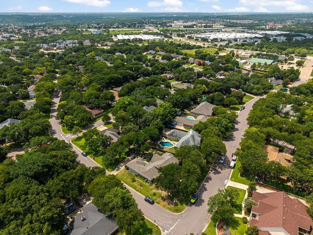 8724 Racquet Club Drive, Fort Worth, TX 76120
