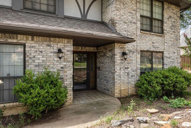 8724 Racquet Club Drive, Fort Worth, TX 76120