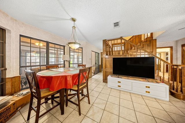 8724 Racquet Club Drive, Fort Worth, TX 76120