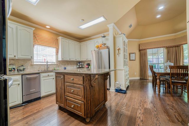 402 Moccasin Trail, Kilgore, TX 75662