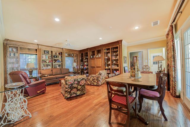 402 Moccasin Trail, Kilgore, TX 75662
