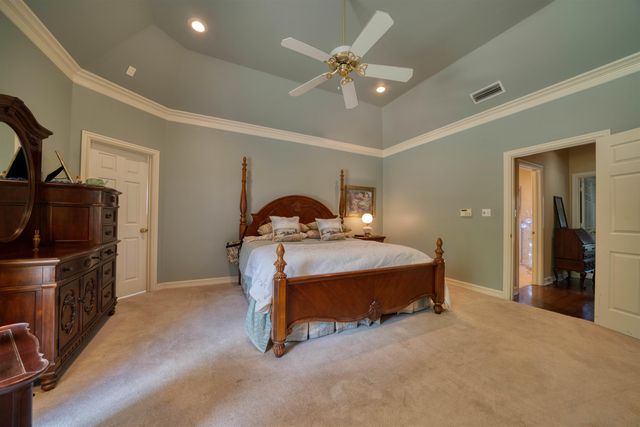 402 Moccasin Trail, Kilgore, TX 75662