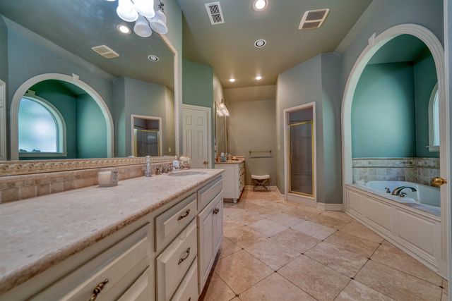 402 Moccasin Trail, Kilgore, TX 75662