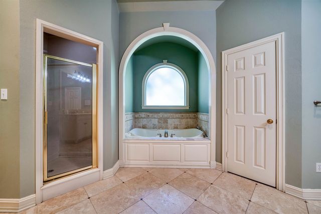 402 Moccasin Trail, Kilgore, TX 75662