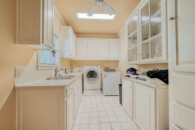 402 Moccasin Trail, Kilgore, TX 75662