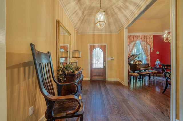 402 Moccasin Trail, Kilgore, TX 75662