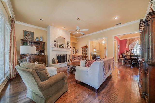 402 Moccasin Trail, Kilgore, TX 75662