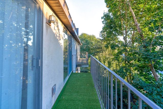 85 E Squantum St 10, Quincy, MA 02171