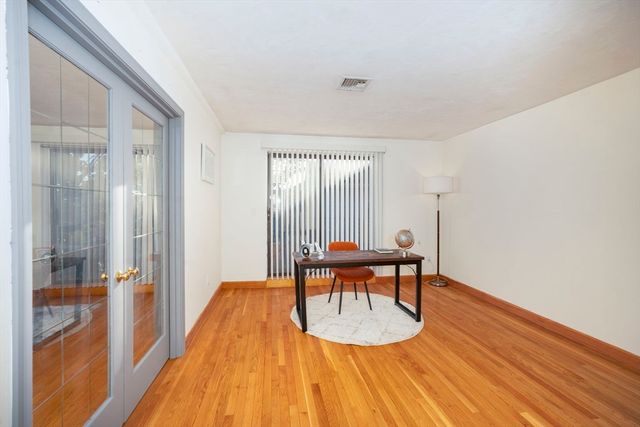 85 E Squantum St 10, Quincy, MA 02171