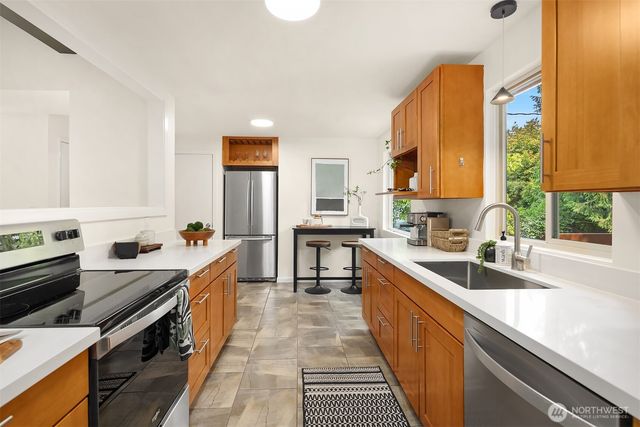 12324 11th Avenue NE, Seattle, WA 98125