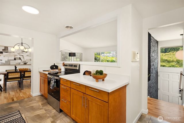 12324 11th Avenue NE, Seattle, WA 98125