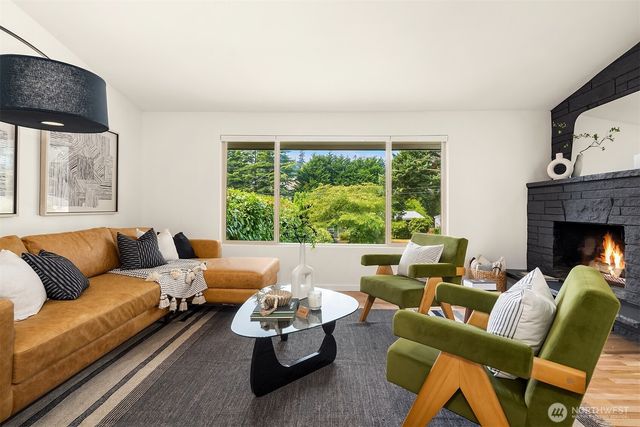 12324 11th Avenue NE, Seattle, WA 98125