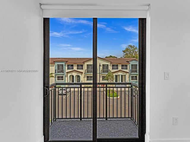 6130 SW 36th Ct 8, Miramar, FL 33023