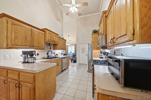 5801 Saddle Lane, Skiatook, OK 74070