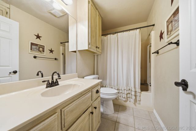 5801 Saddle Lane, Skiatook, OK 74070