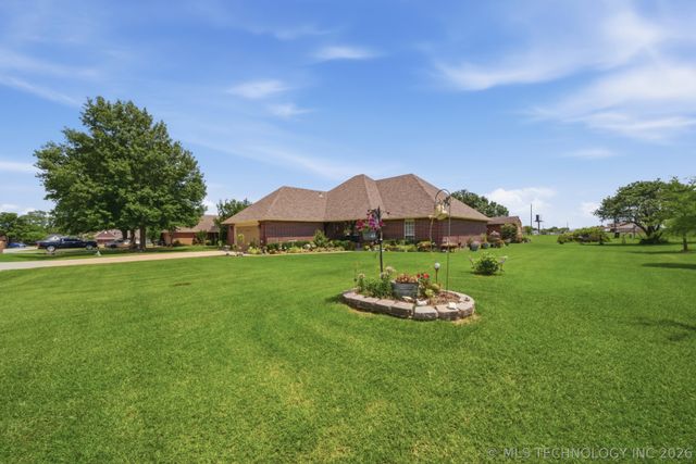 5801 Saddle Lane, Skiatook, OK 74070