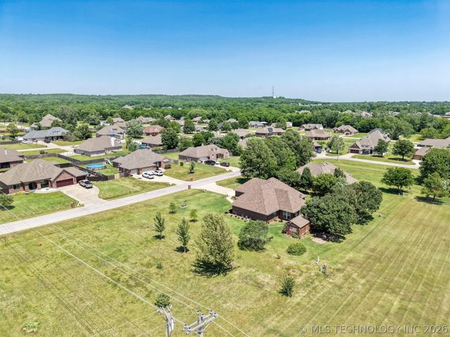 5801 Saddle Lane, Skiatook, OK 74070