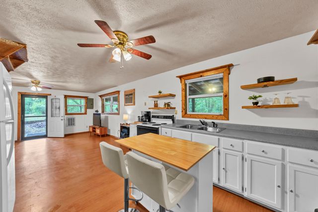 401 Turkey Ridge Road, Wellington, KY 40387