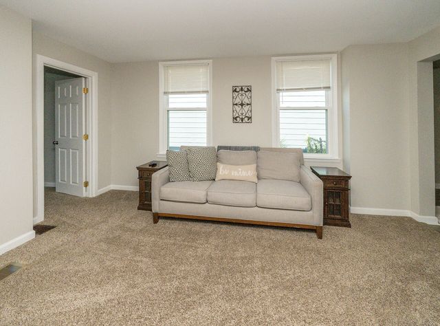 230 W 9th Street, Newport, KY 41071