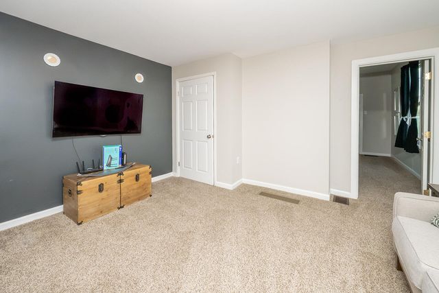 230 W 9th Street, Newport, KY 41071