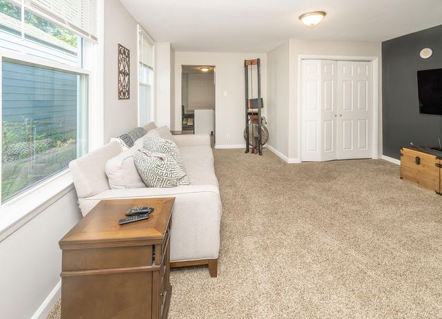 230 W 9th Street, Newport, KY 41071