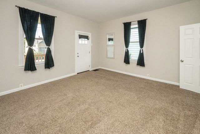 230 W 9th Street, Newport, KY 41071