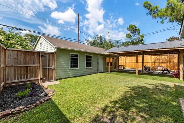 982 West 42nd Street, Houston, TX 77018