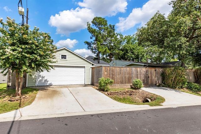 982 West 42nd Street, Houston, TX 77018
