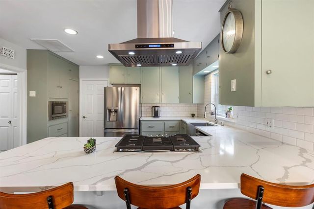 982 West 42nd Street, Houston, TX 77018