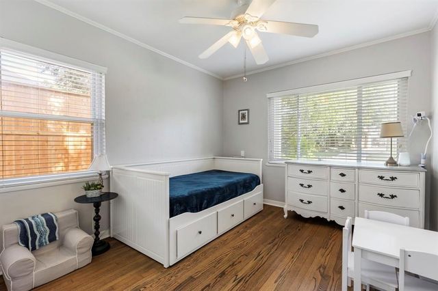 982 West 42nd Street, Houston, TX 77018