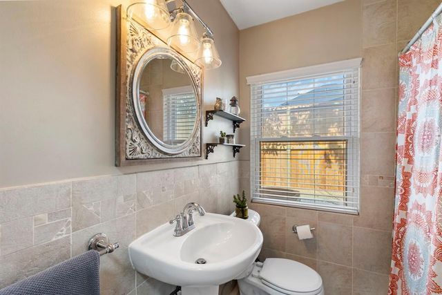 982 West 42nd Street, Houston, TX 77018