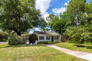 982 West 42nd Street, Houston, TX 77018