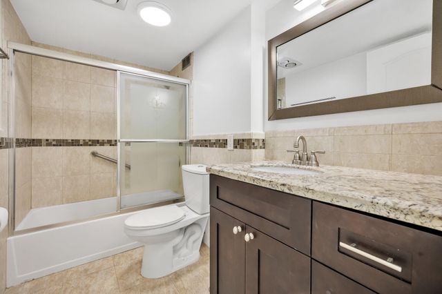 720 Bayshore Drive 304, Fort Lauderdale, FL 33304