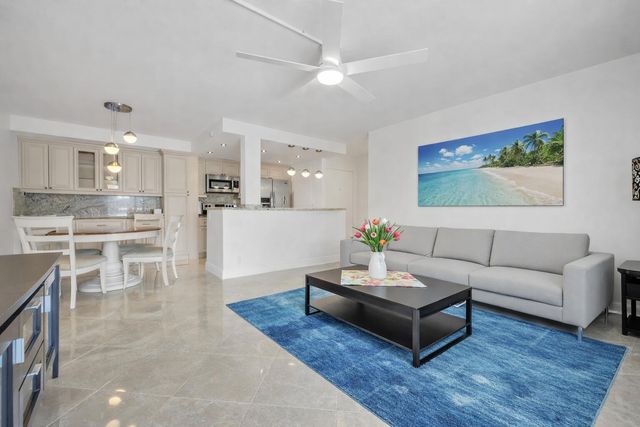 720 Bayshore Drive 304, Fort Lauderdale, FL 33304