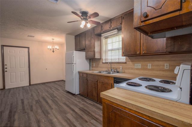 4324 Spring Valley Rd, Houston, TX 77041