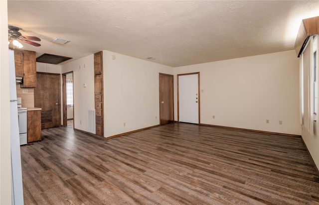 4324 Spring Valley Rd, Houston, TX 77041