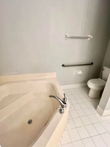 7801 S Aragon Boulevard 4, Sunrise, FL 33322