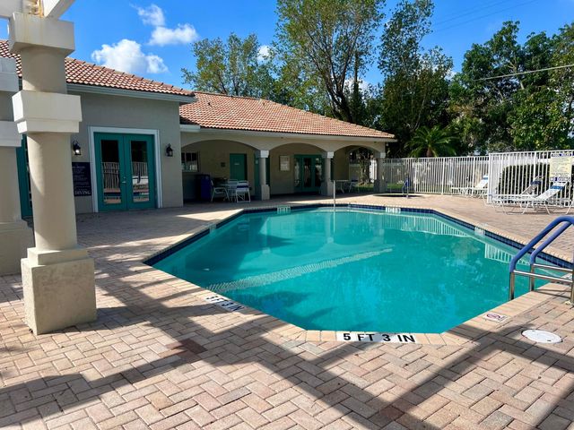 7801 S Aragon Boulevard 4, Sunrise, FL 33322