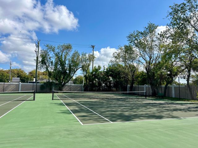 7801 S Aragon Boulevard 4, Sunrise, FL 33322