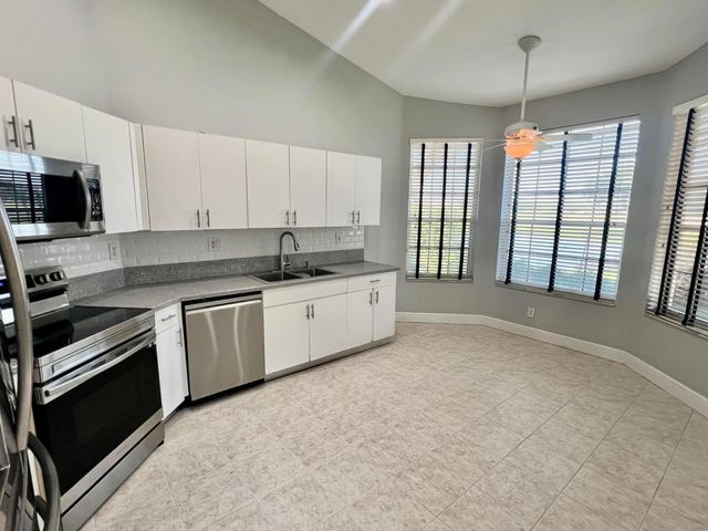 7801 S Aragon Boulevard 4, Sunrise, FL 33322