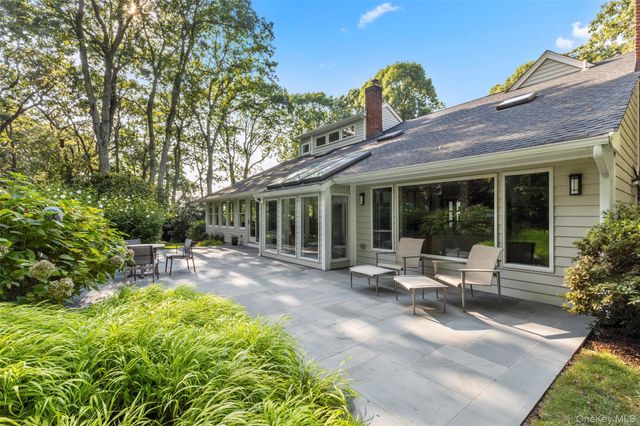 8 Waterview Lane, Setauket, NY 11733