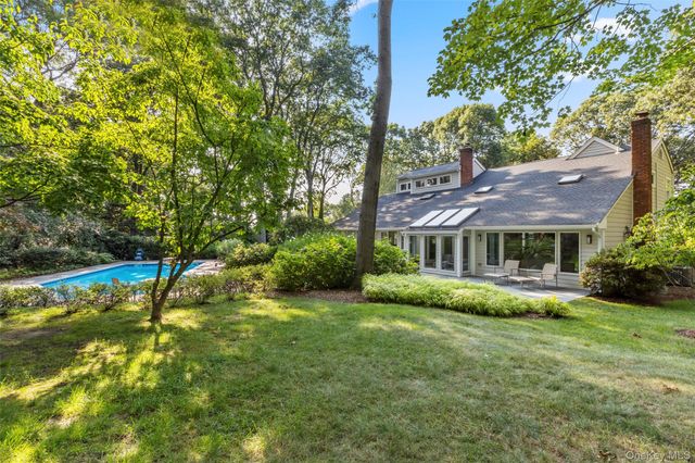 8 Waterview Lane, Setauket, NY 11733